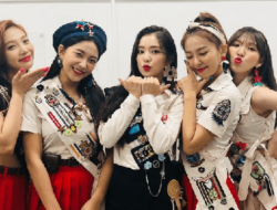 Red Velvet Resmi Peroleh 1 juta Copy Album ‘The ReVe Festival 2022 Birthday’