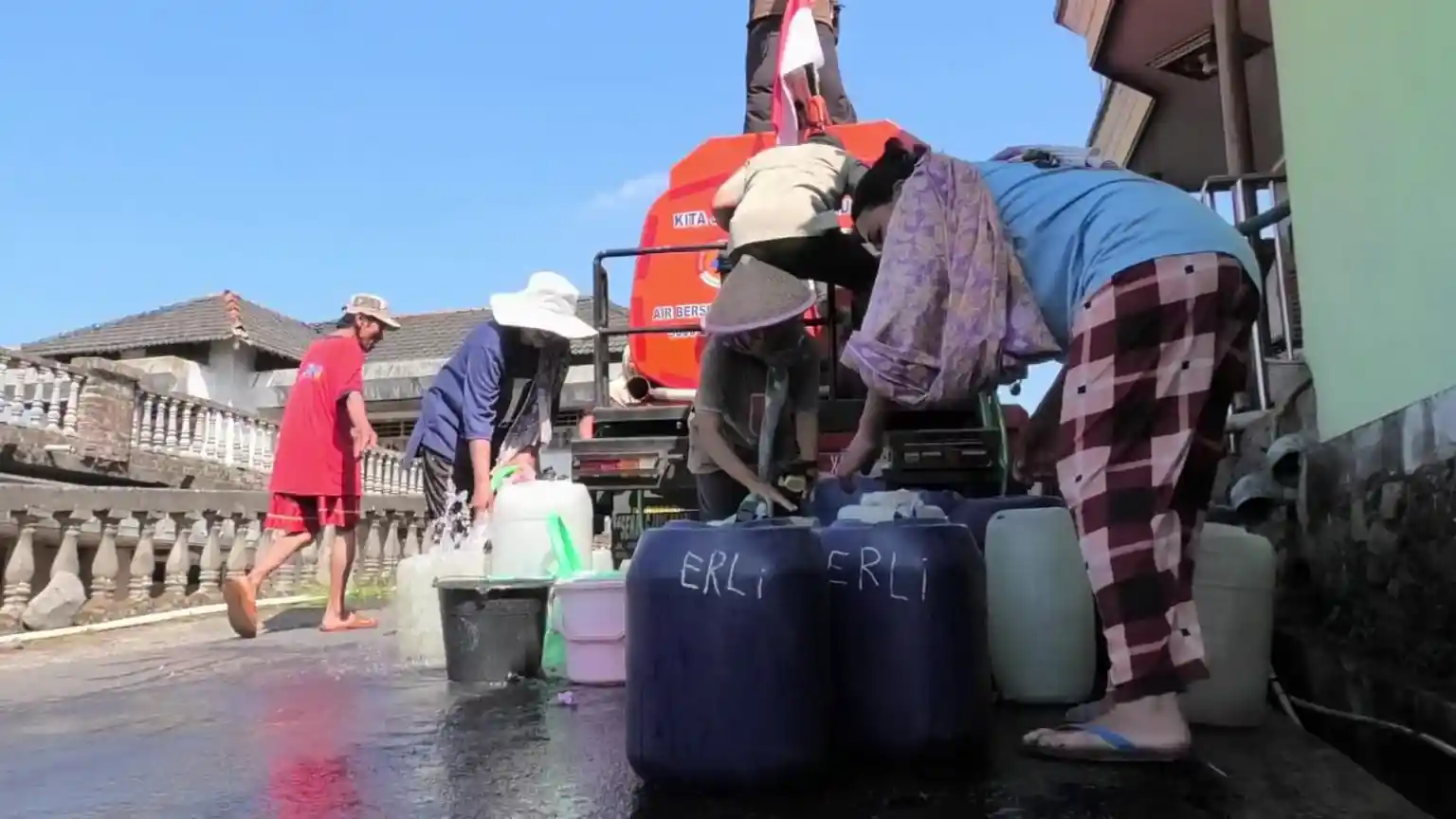 BPBD Temanggung Salurkan 100 Ribu Liter Air Bersih di Lima Kecamatan