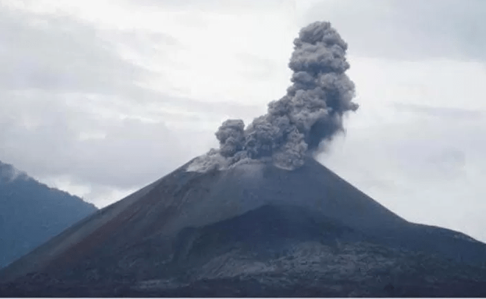 Kamis-Pagi-ini-Gunung-Anak-Krakatau-Kembali-Erupsi