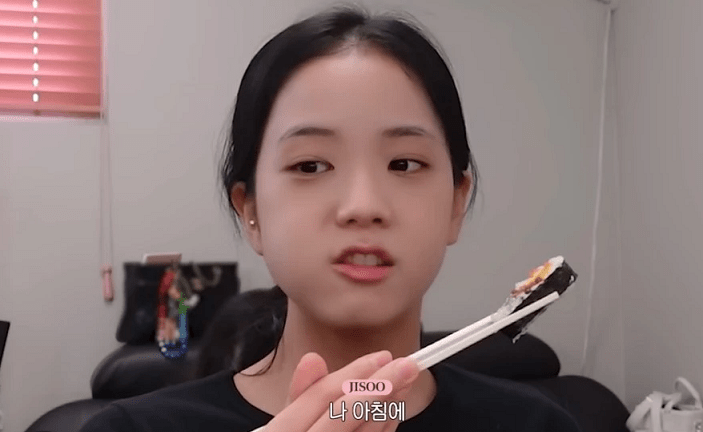 Reaksi-Jisoo-Blackpink-saat-memakan-Gimbap-Aku-tak-bermaksud-memakan-semuanya
