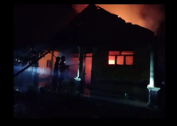 Terjadi-Kebakaran-Rumah-Warga-Luwungragi-Brebes-Diduga-Disebabkan-oleh-Lampion